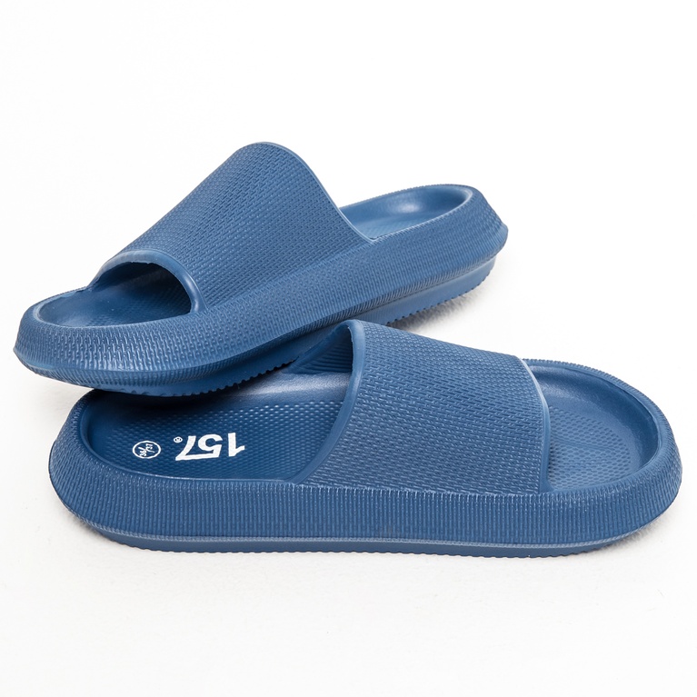 Rantatohveli "Chunky Slipper" Rantatohveli "Chunky Slipper"